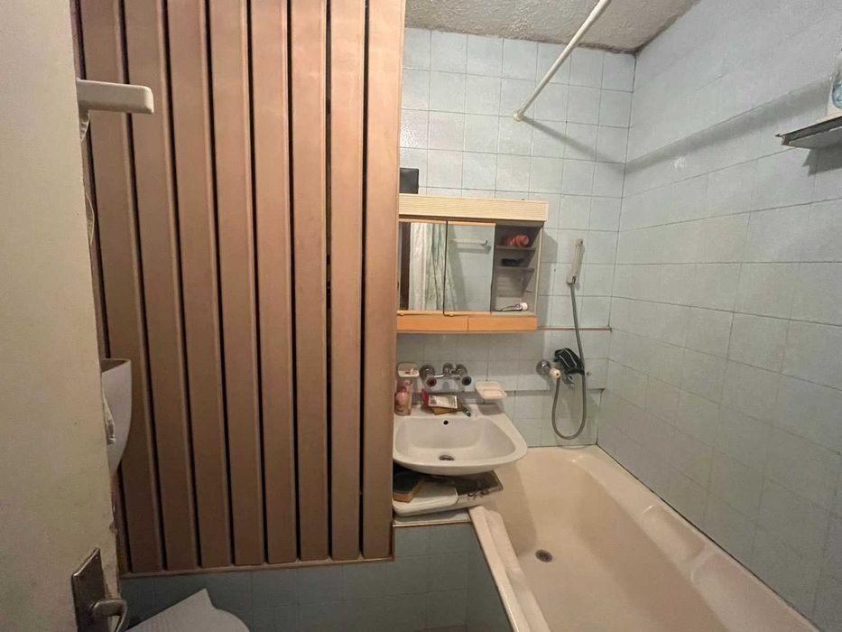Четиристаен апартамент 121 кв.м. с 3 спални в кв. Васил Левски, Казанлък