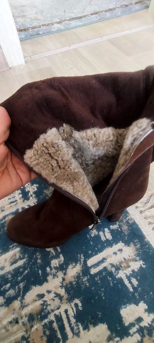 Продам зимние сапоги.