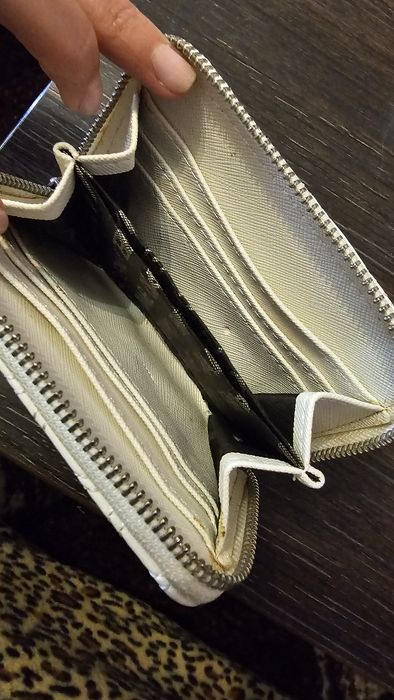 Дамско портмоне бяло