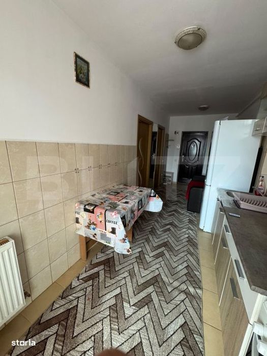 Apartament o camera,  40 mp, decomandat, zona Porii