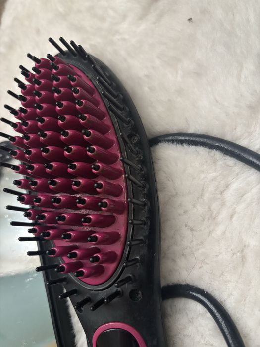 Четка за изправяне за коса