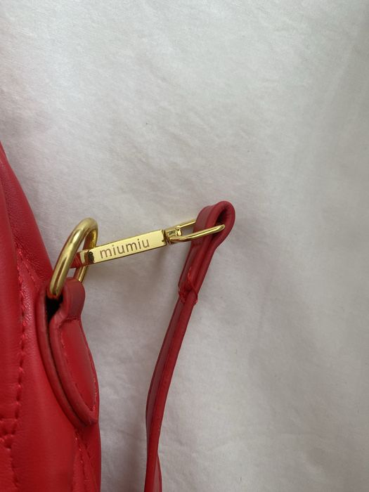 Miu miu чанта.