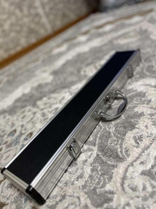 Продам кий, с кейсом.