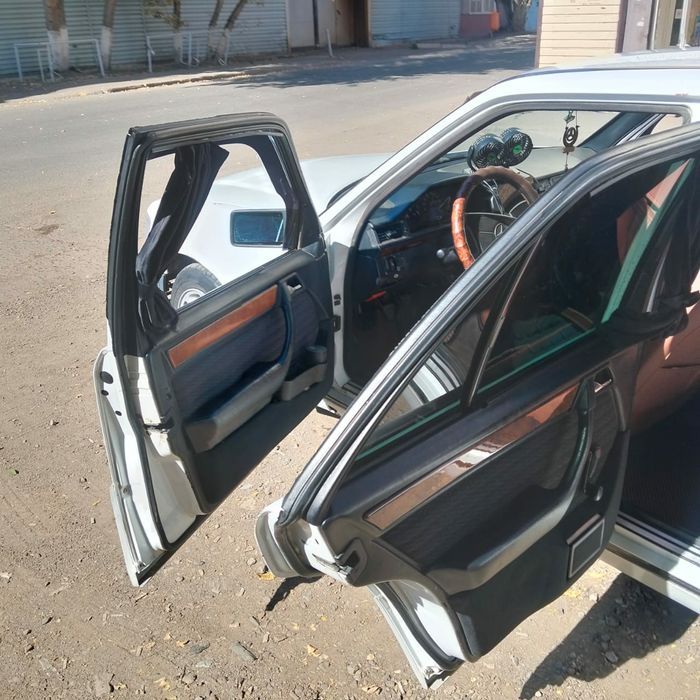 Продам машину мерседес