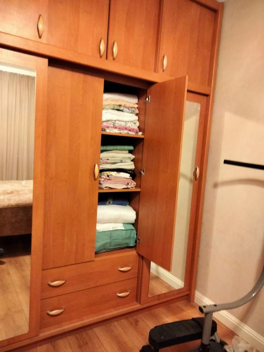 Шкаф платяной в спальню