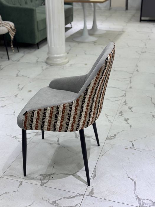 Стильные и удобные стулья с металлическим каркасом