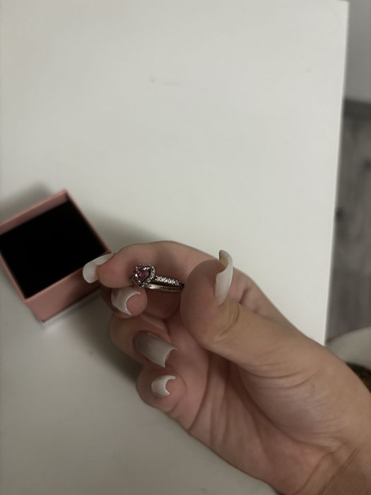 inel pink sparkly heart