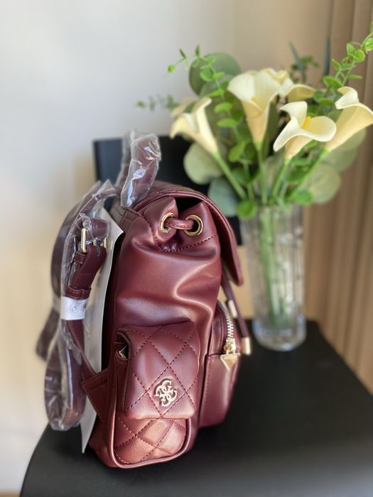 Нова раница GUESS