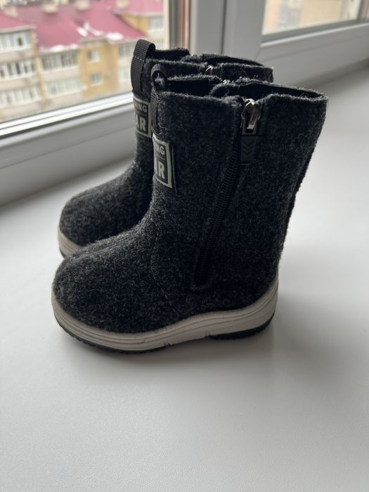 Продам детскую зимнюю обувь