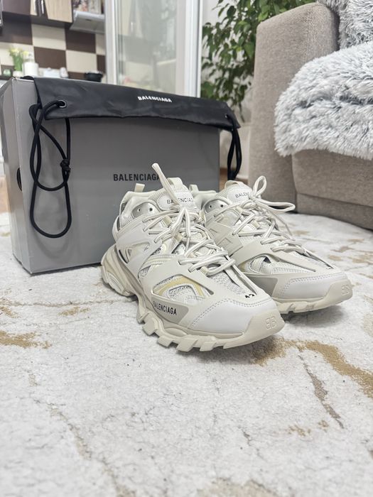 Balenciaga track Albi