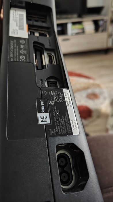 Xbox 360 modat, controller inclus