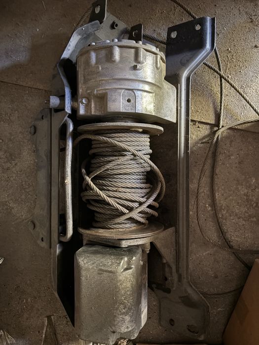 Лебедка на крузер 100,105