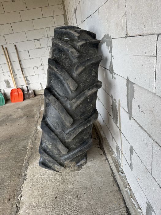 Vând cauciuc 16.9-R38