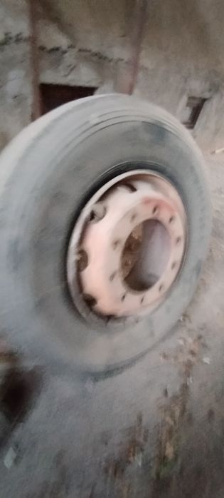 Грузовая диск  с резиной