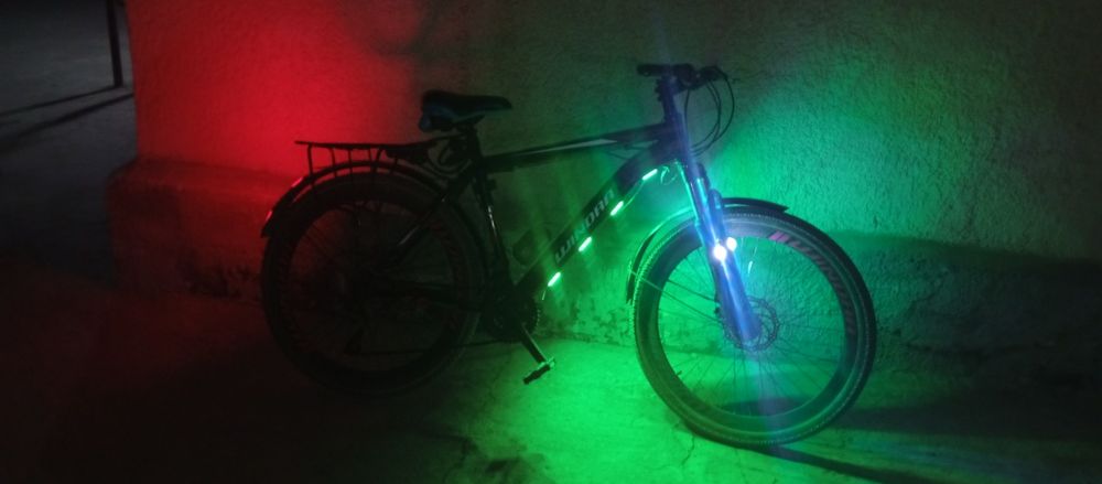 Mountain bike (togʻi yollarda yuradigan velosiped) yangi