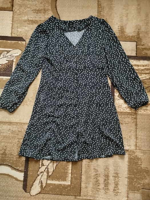 Продам женские платья