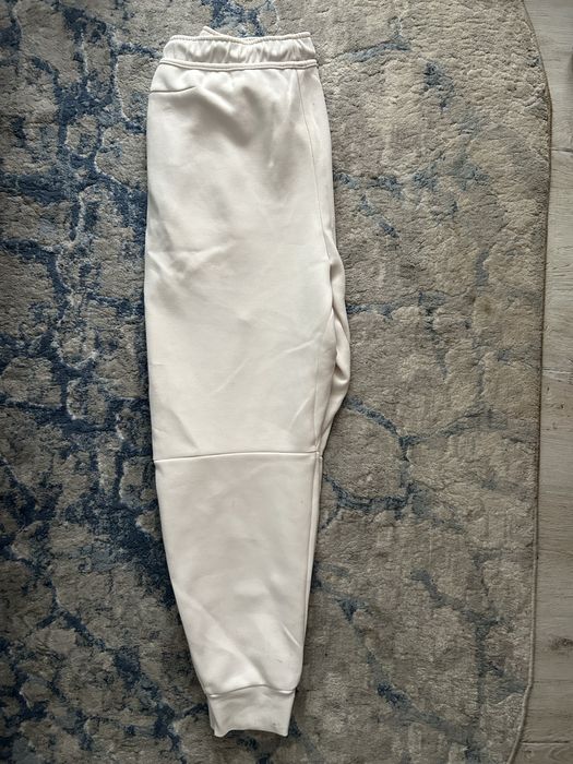 vand pantaloni tech albi