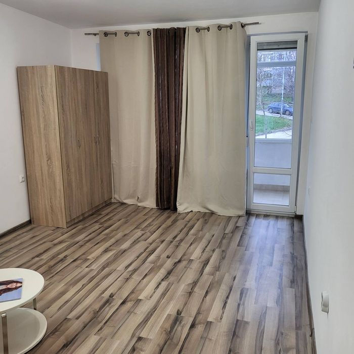 Апартамент 3 стаи обзаведен от собственик