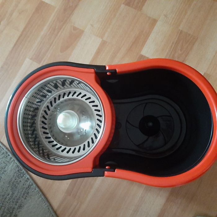 Galeata de mop rotativ