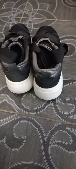 Челси,осениий сапоги,и кроссовки