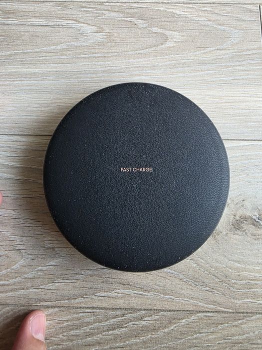 Incarcator wireless Samsung fast charge.
Predare personala in Cluj.