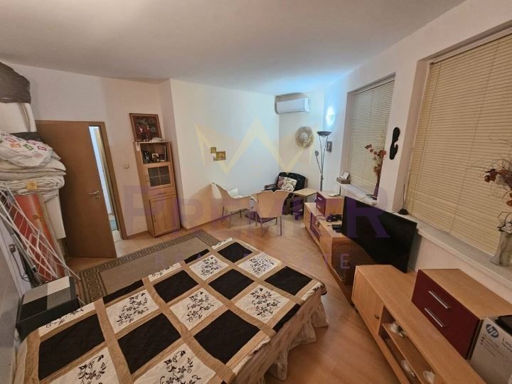 Продава се Двустаен апартамент в к.к. Слънчев бряг - 50 кв.м за 1140 €/кв.м - Снимка #1