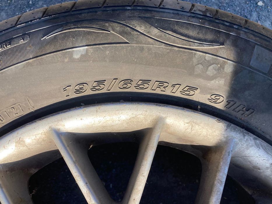 Продавам гуми с джанти 15