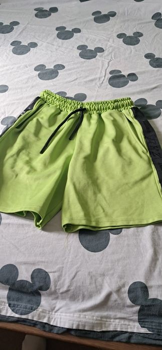 Pantaloni scurti adolescenti