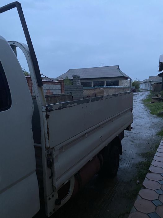 Kia bongo 3 sotiladi