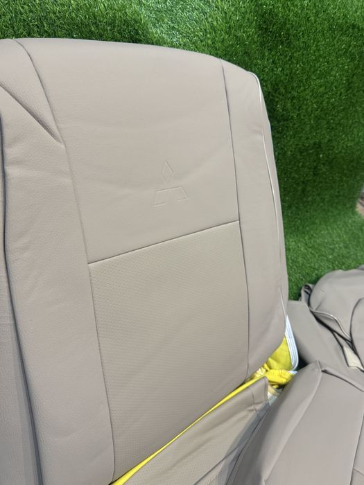 Модельные чехлы для Mitsubishi outlander 08-10г.в