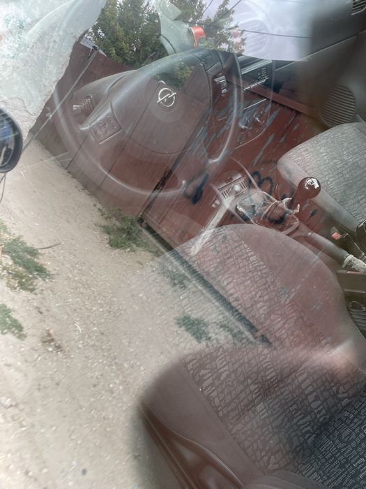 Vand opel corsa.