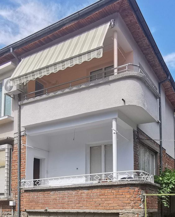 Под наем етаж от къща в гр. Асеновград