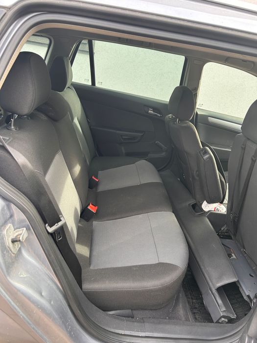 Opel astra kombi , 1.9 diesel an:2005