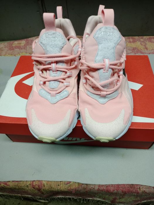 Дамски маратонки Nike!