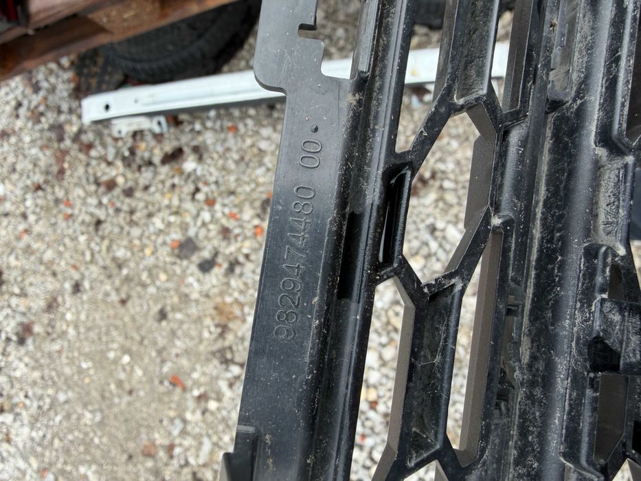 Решетка Opel Corsa F