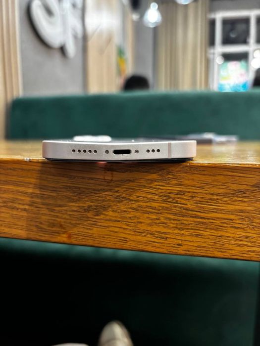 IPhone 13 продается