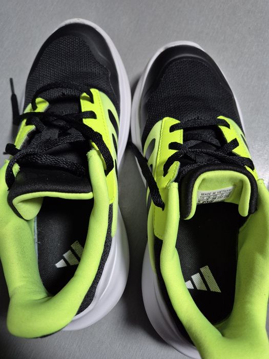 Маратонки Adidas 38