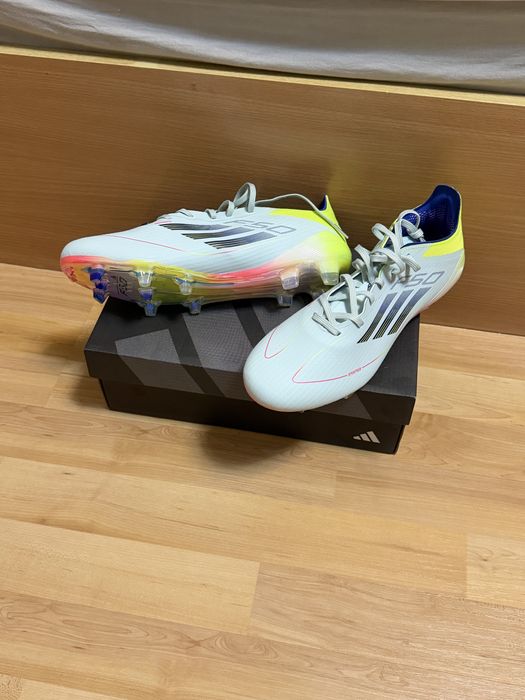 Футболни обувки Adidas F50 размер 43 1/3