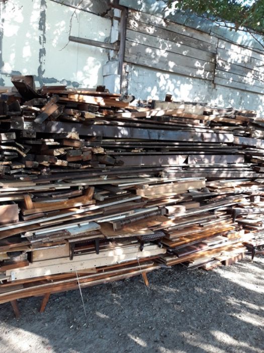 Lemne foc/ deseuri mobila