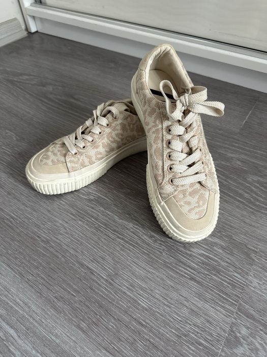 Дамски кецове на ZARA