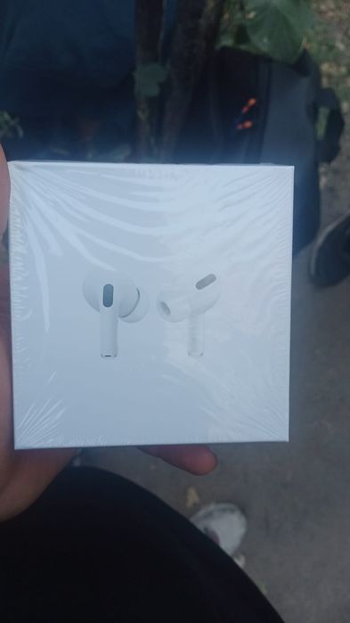 Продам наушники срочно