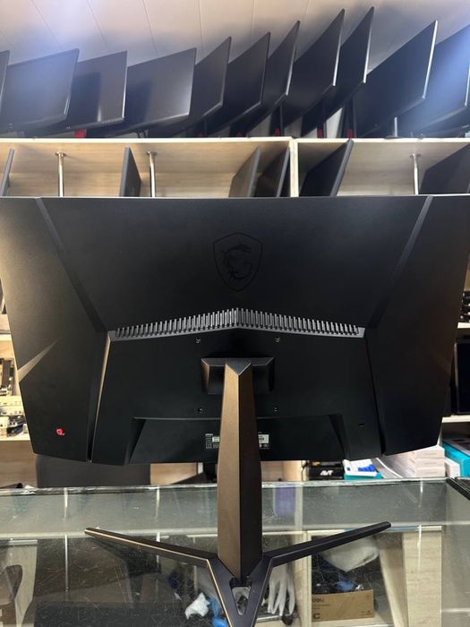 MSI 27” Curved 240hz Holati zor  Karopka yoq