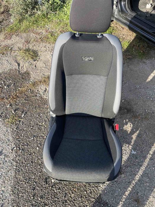 Седалки Тойота Ярис/ Toyota Yaris 2018