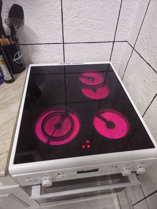 Продам плиту стеклокерамическую Electrolux