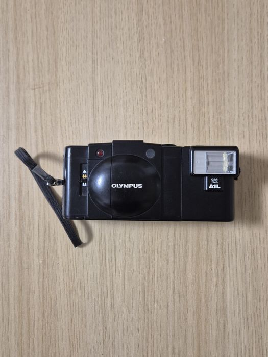 Aparat foto Olympus XA2 cu flash A1L