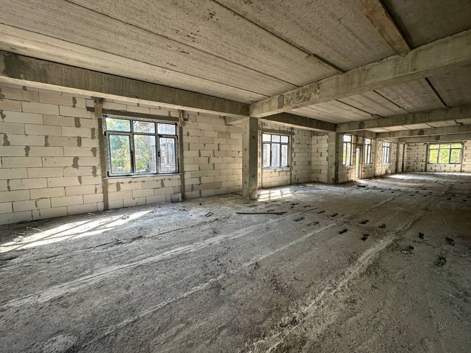 Отдельный Стоящей Здание.