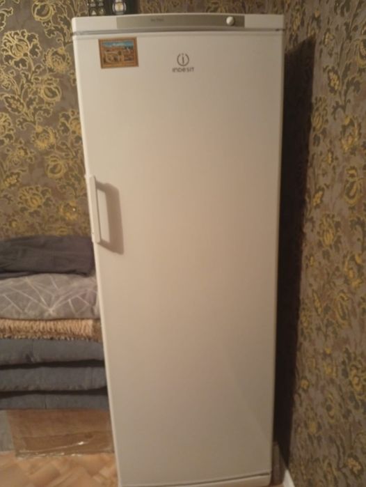 Продам морозильник