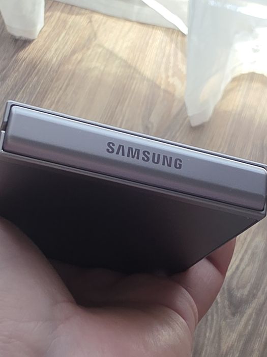 Телефон samsung Z flip 6