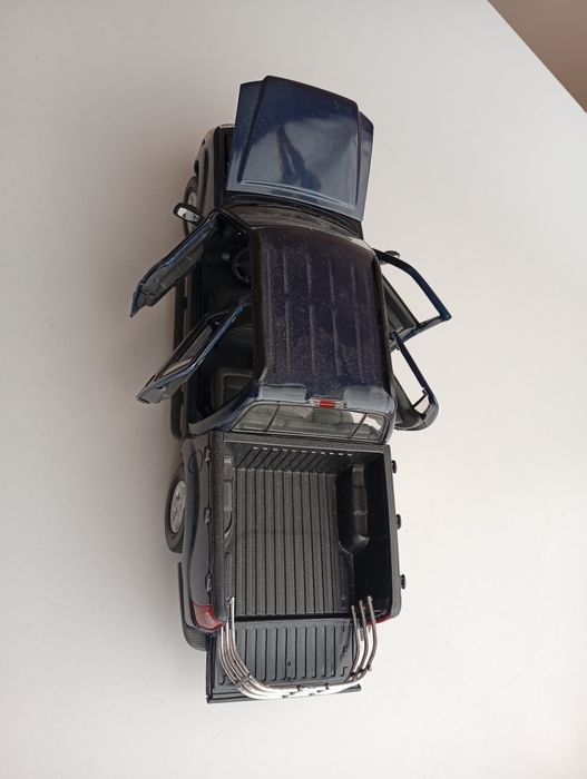 Моделите са в мащаб  1:18 и 1:24