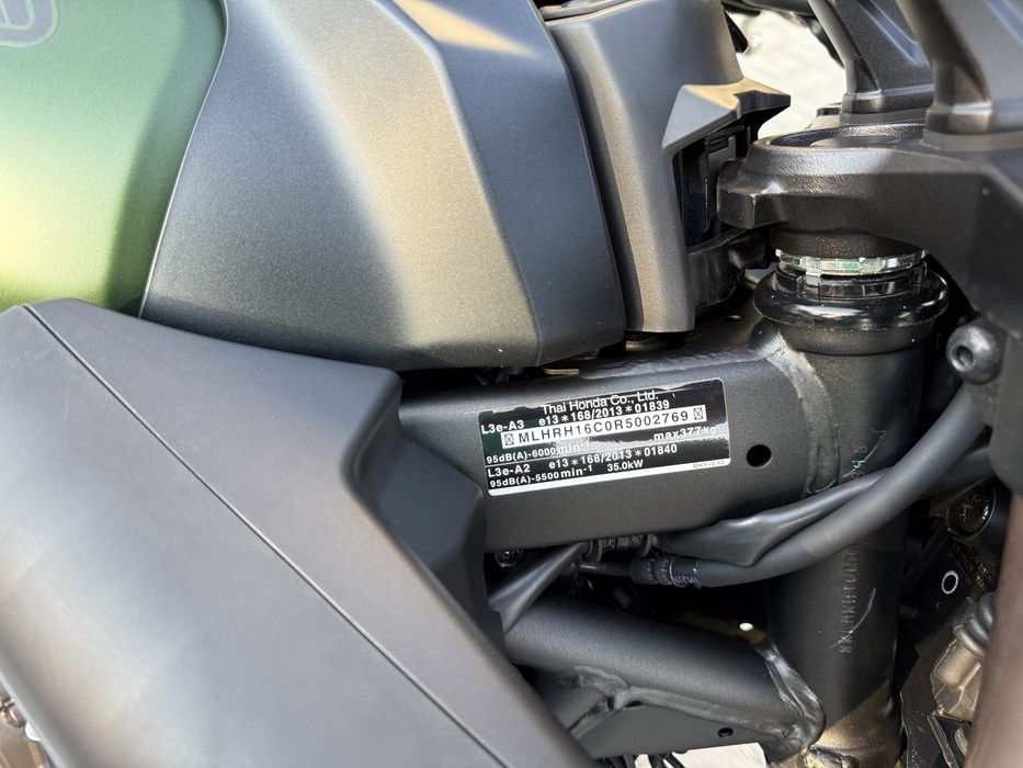 Honda CB650R e-Clutch 2024 – ca nouă, doar 4.240 km